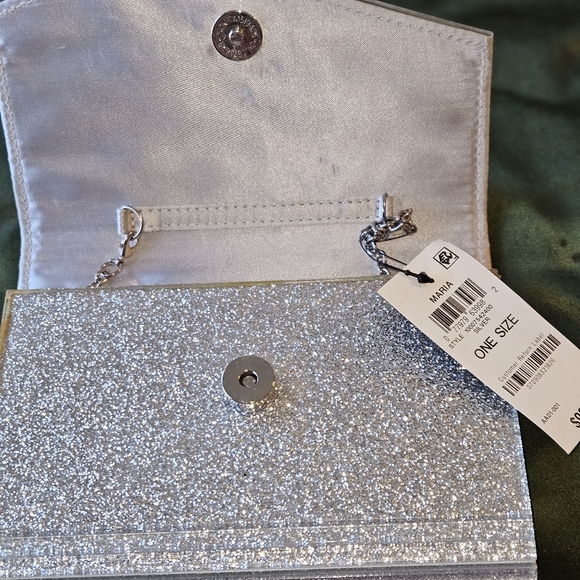 Silver INC Clutch - Picture 2 of 3